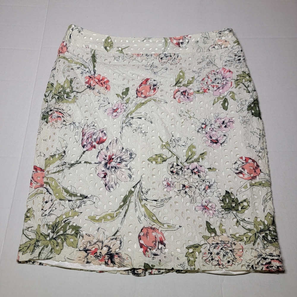 Ann Taylor Petite White‎ Floral Eyelet Pencil Skirt Size 6P